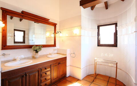 Paraje de Libertad: Room, Property, Bathroom, Building, Furniture, Interior Design, Floor, House, Sink, Ceiling