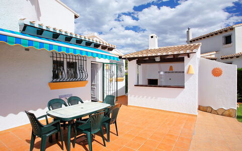 Inma: Property, Building, House, Room, Real Estate, Home, Sky, Interior Design, Apartment, Architecture