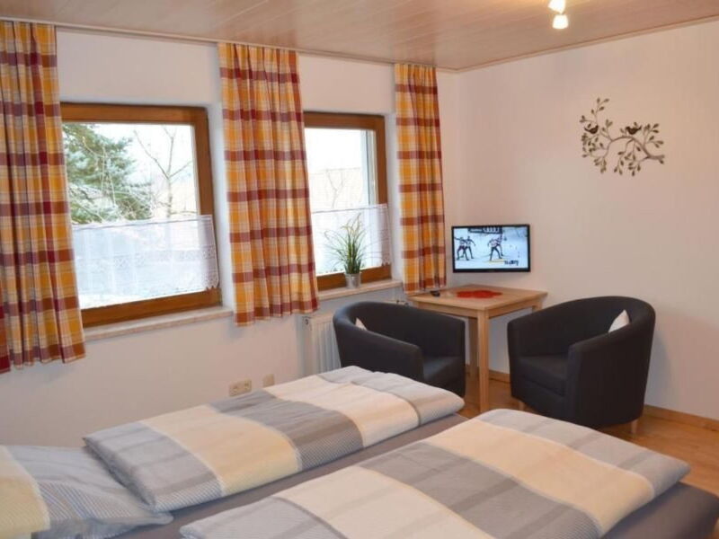 Gemütliche Ferienwohnung in Weiherhäuser mit Garte