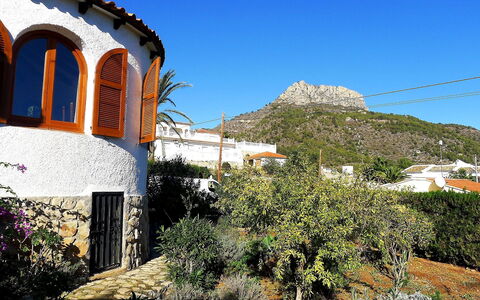 Silene: Blue, Sky, House, Property, Azure, Town, Wall, Tree, Building, Architecture