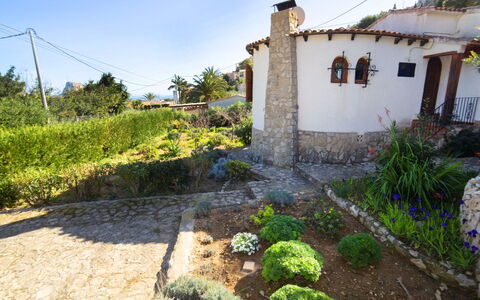 Silene: Plant, Sky, Property, Plant Community, Window, Building, Architecture, Land Lot, Natural Landscape, House