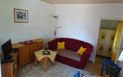 Kleines Ferienhaus mit Garten und Grill in Garitz