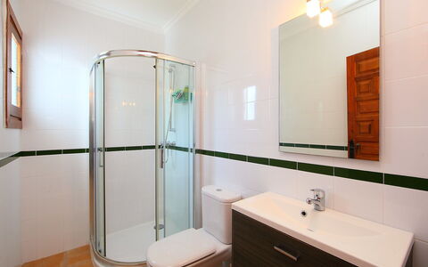 Bel: Bathroom, Room, Property, Interior Design, Real Estate, Building, Plumbing Fixture, House, Architecture, Floor