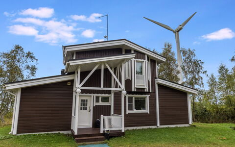 Villa Tuulipuisto: Wood, Flooring, Floor, Door, Composite Material, Wood Flooring, Deck, Hardwood, Plank, Wood Stain