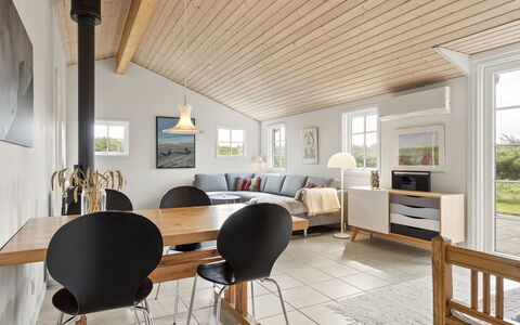 Gjuro - 400M from the Sea: Apartment, Shade, Balcony, Chair, Fence, Outdoor Furniture, Aluminium, Artificial Turf