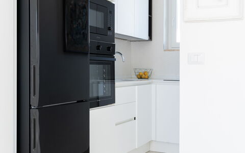 La Casa di Connie: Kitchen Appliance, Major Appliance, Interior Design, Flooring, Home Appliance, Kitchen, Floor, Refrigerator, Furniture, Home