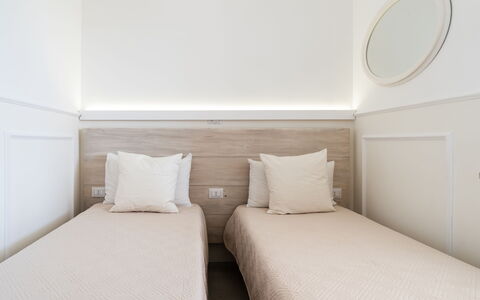 La Casa di Connie: Floor, Flooring, Interior Design, Bedroom, Room, Ceiling, Bed, Linens, Bed Sheet, Bedding