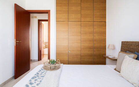 Villa Vitalis: Furniture, Interior Design, Flooring, Floor, Wood, Bed, Bedroom, Room, Ceiling, Lighting