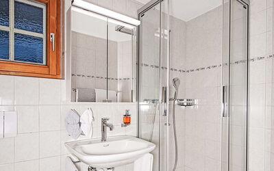 Accommodation:&nbsp;Laurin 93.1