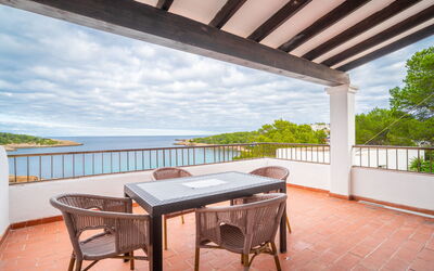 Es Grop Vista Mar 102.13: Flooring, Plumbing Fixture, Bathroom, Interior Design, Wood, Floor, Plumbing, Lighting, Tap, Furniture