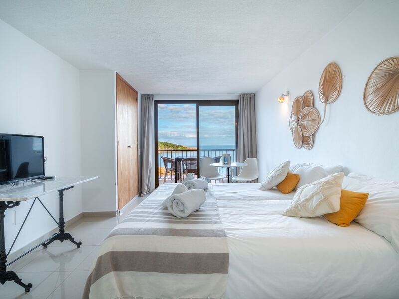 Accommodation:&nbsp;Es Grop Est. Vista Mar 102.1