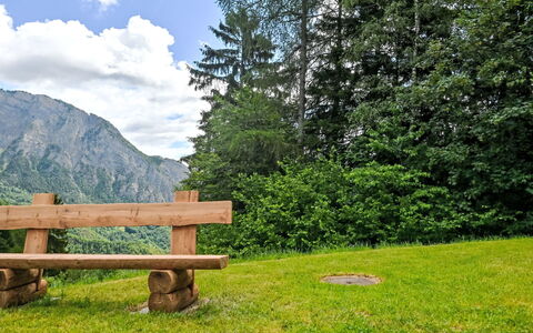 Mélèze 1967: Green, Mountainous Landforms, Natural Landscape, Outdoor Bench, Hill, Mountain, Landscape, Mountain Range, Wilderness, Bench