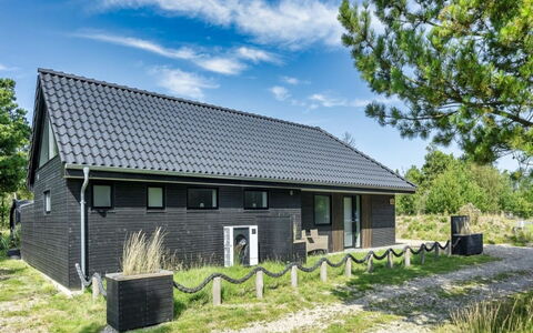 Locan - 1.2Km from the Sea: Grass, Roof, House, Cottage, Home, Siding, Rural Area, Farmhouse, Meadow, Estate
