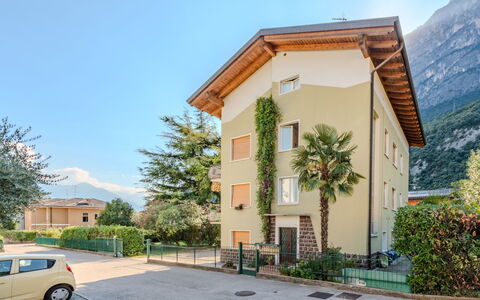 Ca dei Noni: Residential Area, Home, Human Settlement, Apartment, Balcony, Suburb, Villa