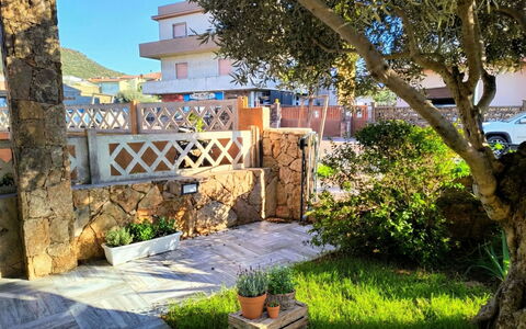 Sabbia e Lavanda: Garden, Flowerpot, Landscaping, Shade, Flagstone, Yard, Courtyard, Houseplant, Walkway