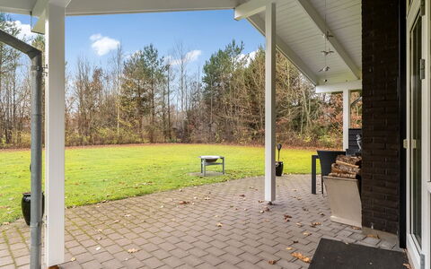 Hemfrith - 500M to the Fjord: Shade, Porch, Outdoor Structure, Lawn, Yard, Backyard, Estate, Driveway, Garden Buildings, Landscaping