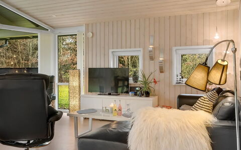 Hemfrith - 500M to the Fjord: Interior Design, Wood, Furniture, Living Room, Home, Lighting, Couch, Ceiling, Flooring, Room