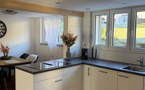 Valley Appartement: Flooring, Plumbing Fixture, Bathroom, Interior Design, Wood, Floor, Plumbing, Lighting, Tap, Furniture