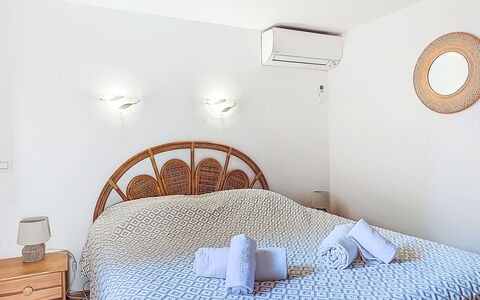 Marina di Santa Giulia: Swimming Pool, Hill, Leisure, Mountain Range, Outdoor Furniture, Hill Station, Resort, Valley, Eco Hotel, Ridge