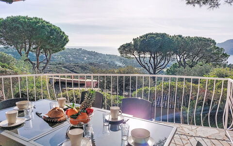 Marina di Santa Giulia: Swimming Pool, Hill, Leisure, Mountain Range, Outdoor Furniture, Hill Station, Resort, Valley, Eco Hotel, Ridge