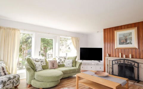 Greenaway: Flooring, Plumbing Fixture, Bathroom, Interior Design, Wood, Floor, Plumbing, Lighting, Tap, Furniture