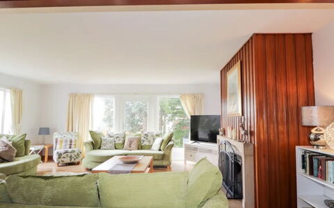 Greenaway: Flooring, Plumbing Fixture, Bathroom, Interior Design, Wood, Floor, Plumbing, Lighting, Tap, Furniture