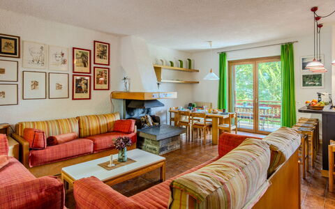 Erika: Wood, Interior Design, Furniture, Home, Room, Ceiling, Chair, Apartment, Living Room, Hardwood