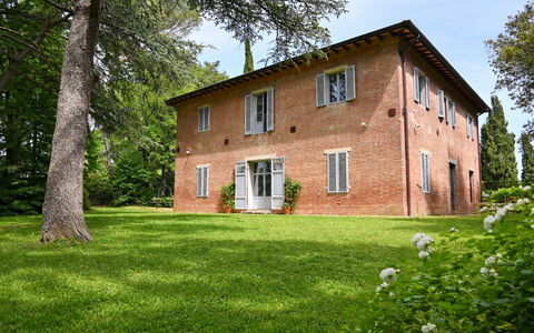 Casale Il Rondò, Private Pool, Città della Pieve: Grass, Tree, Shrub, Home, House, Estate, Cottage, Land Lot, Farmhouse