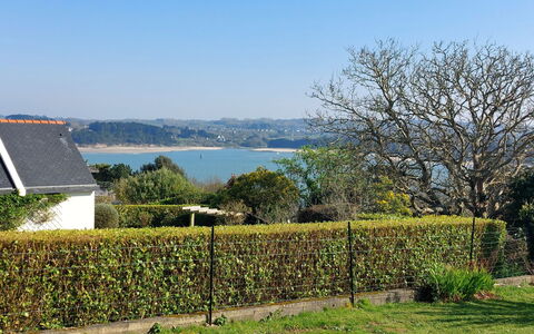 Le Clozic: Shrub, Hedge, Coastal And Oceanic Landforms, Sea, Coast, Ocean, Sound, Bay, Plantation