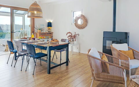 Le Clozic: Wood, Home, Hardwood, Plank, Deck, Cottage, Porch, Wood Stain, Shade, Natural Material