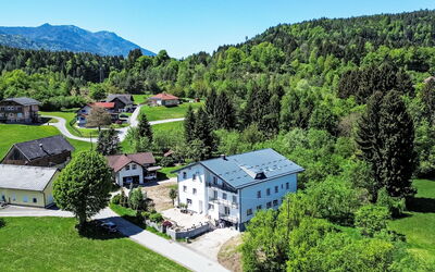 Sankt Jakob im Rosental 1: Tree, House, Home, Residential Area, Architecture, Landscape, Cottage, Rural Area, Human Settlement