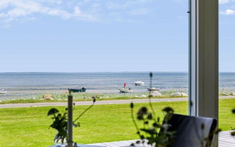 Eljas - 10M from the Sea: Cloud, Sea, Coastal And Oceanic Landforms, Ocean, Coast, Chair, Shore, Lawn, Shade, Outdoor Furniture