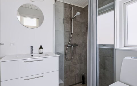 Eljas - 10M from the Sea: Flooring, Floor, Plumbing Fixture, Interior Design, Sink, Bathroom, Bathroom Cabinet, Bathroom Sink, Plumbing, Tap