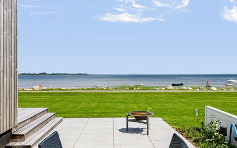 Eljas - 10M from the Sea: Sea, Coastal And Oceanic Landforms, Ocean, Coast, Lawn, Shore, Shade, Walkway, Beach, Outdoor Furniture