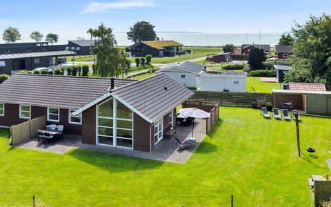 Neno - 100M from the Sea: Blue, Cottage, House, Home, Farmhouse, Estate, Siding