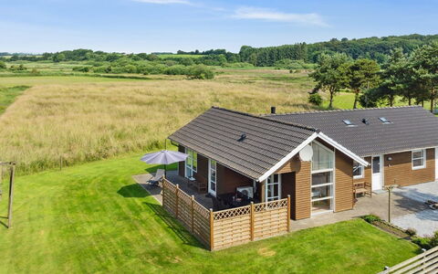 Neno - 100M from the Sea: Blue, Cottage, House, Home, Farmhouse, Estate, Siding