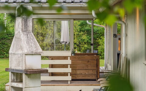 Ilwith - 400M from the Sea: Cottage, Backyard, Yard, Garden Buildings, Shed, Siding, Outdoor Furniture, Log Cabin, Outdoor Structure, Shack