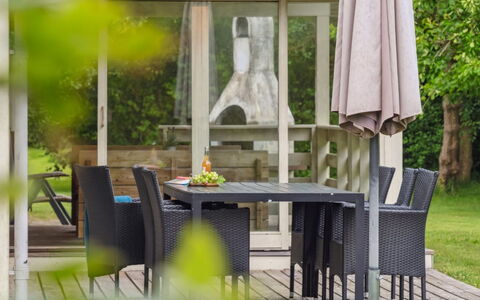 Ilwith - 400M from the Sea: Cottage, Backyard, Yard, Garden Buildings, Shed, Siding, Outdoor Furniture, Log Cabin, Outdoor Structure, Shack