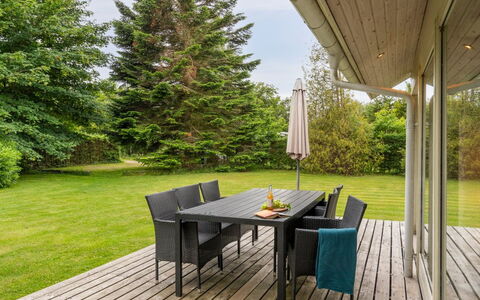 Ilwith - 400M from the Sea: Cottage, Backyard, Yard, Garden Buildings, Shed, Siding, Outdoor Furniture, Log Cabin, Outdoor Structure, Shack