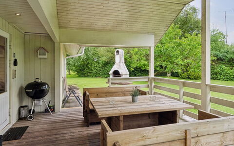 Ilwith - 400M from the Sea: Cottage, Backyard, Yard, Garden Buildings, Shed, Siding, Outdoor Furniture, Log Cabin, Outdoor Structure, Shack