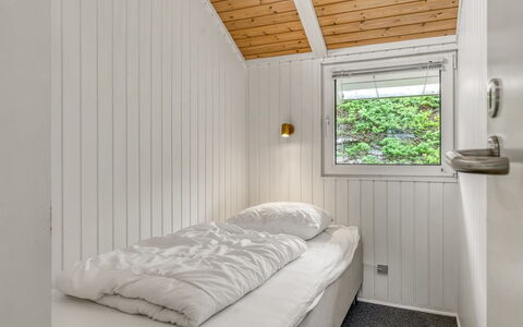 Maini - 350M from the Sea: Wood, Bedroom, Ceiling, Interior Design, Bed, Floor, Flooring, Home, Bed Sheet, Bedding