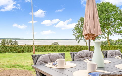Erja - 300M to the Fjord: Blue, Cottage, House, Home, Farmhouse, Estate, Siding