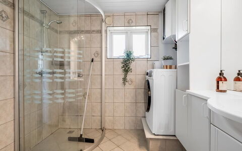 Senija - 6.5Km from the Sea: Flooring, Interior Design, Floor, Plumbing Fixture, Ceiling, Plumbing, Room, Bathroom, Tile, Bathroom Cabinet