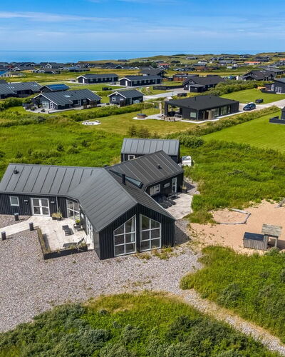 Jonas - 450M from the Sea
