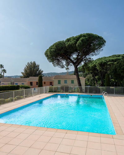 Les Pins Bleus App.02