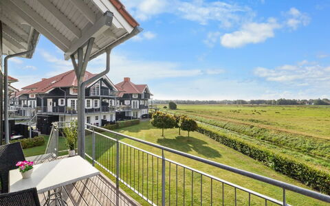 Alitta - 240M from the Sea: Blue, Cottage, House, Home, Farmhouse, Estate, Siding