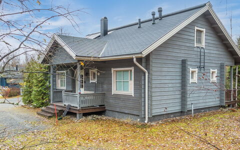 Tahkon Polar: Building, Window, Wood, House, Roof, Siding, Cottage, Home, Door, Sash Window