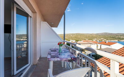 Accommodation:&nbsp;Beach Vibes 110.5