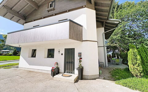 Apartment Anneliese: Building, House, Home, Residential Area, Roof, Architecture, Cottage, Human Settlement, Driveway, Slope