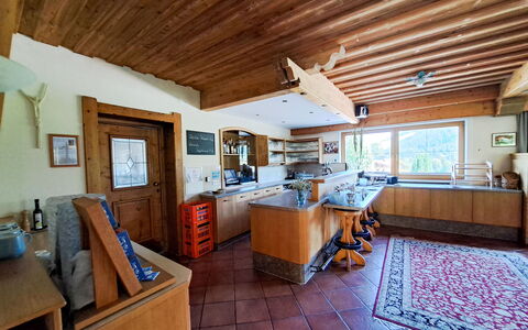 Auffach 645: Wood, Kitchen, Ceiling, Countertop, Furniture, Cabinetry, Room, Hardwood, Beam, Wood Stain